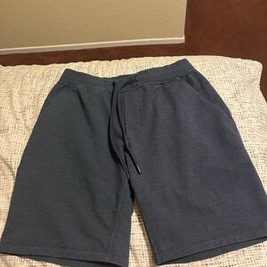 Lululemon men shorts